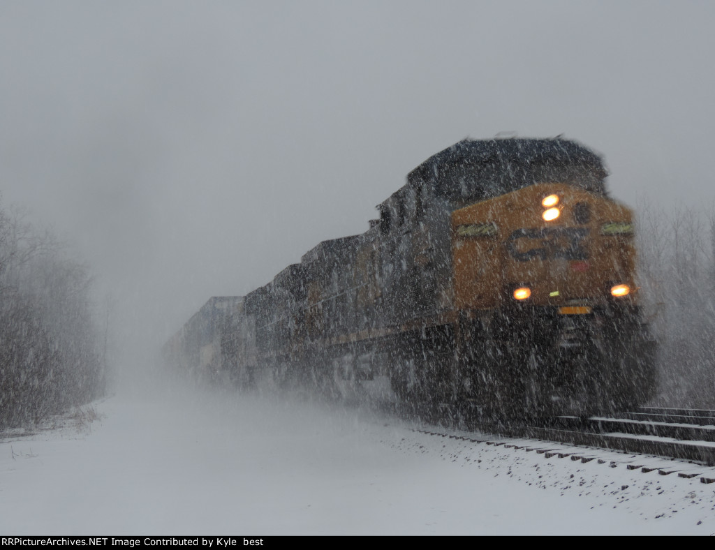 CSX 5122 on I003